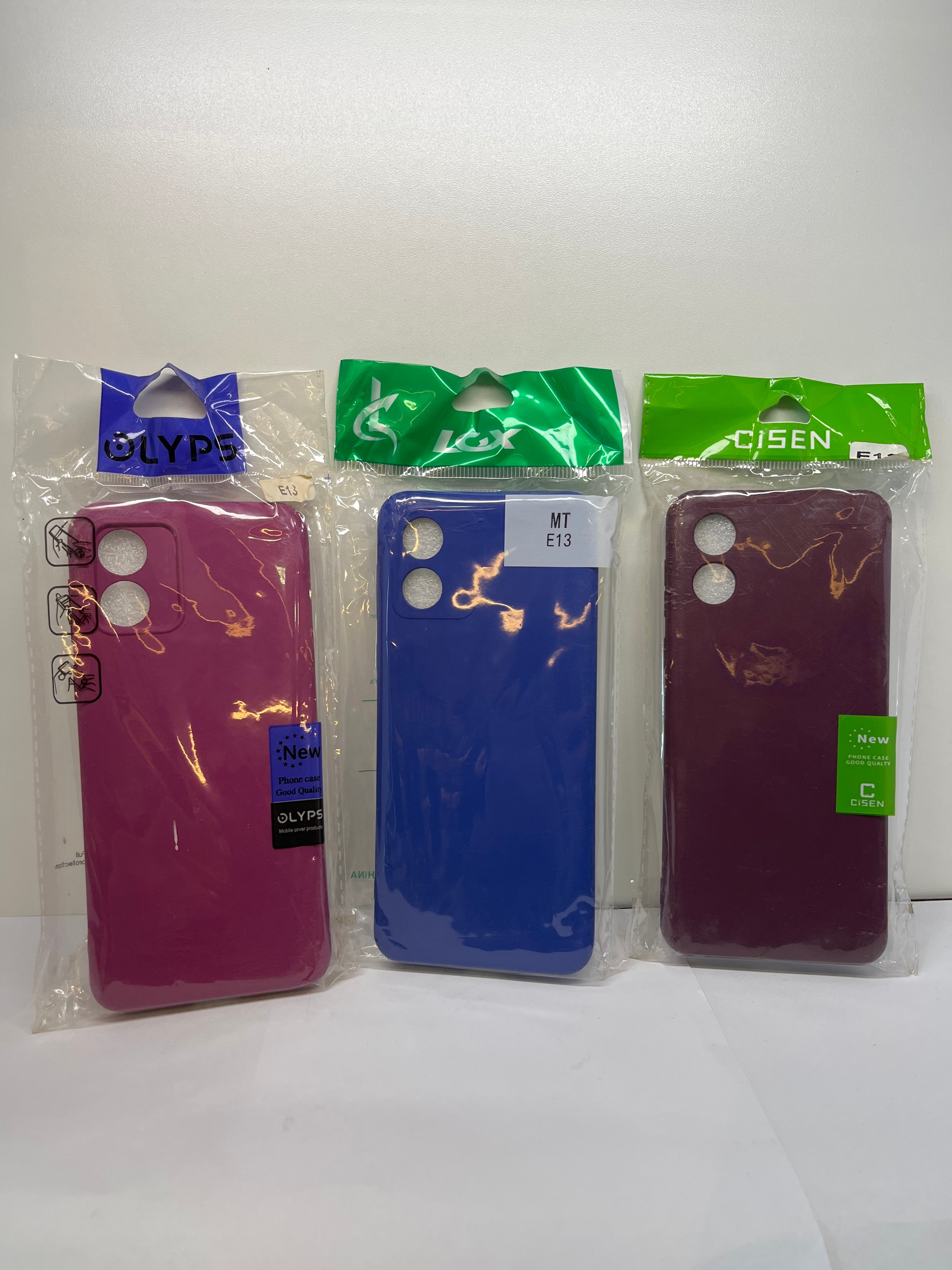 Capas Motorola E13